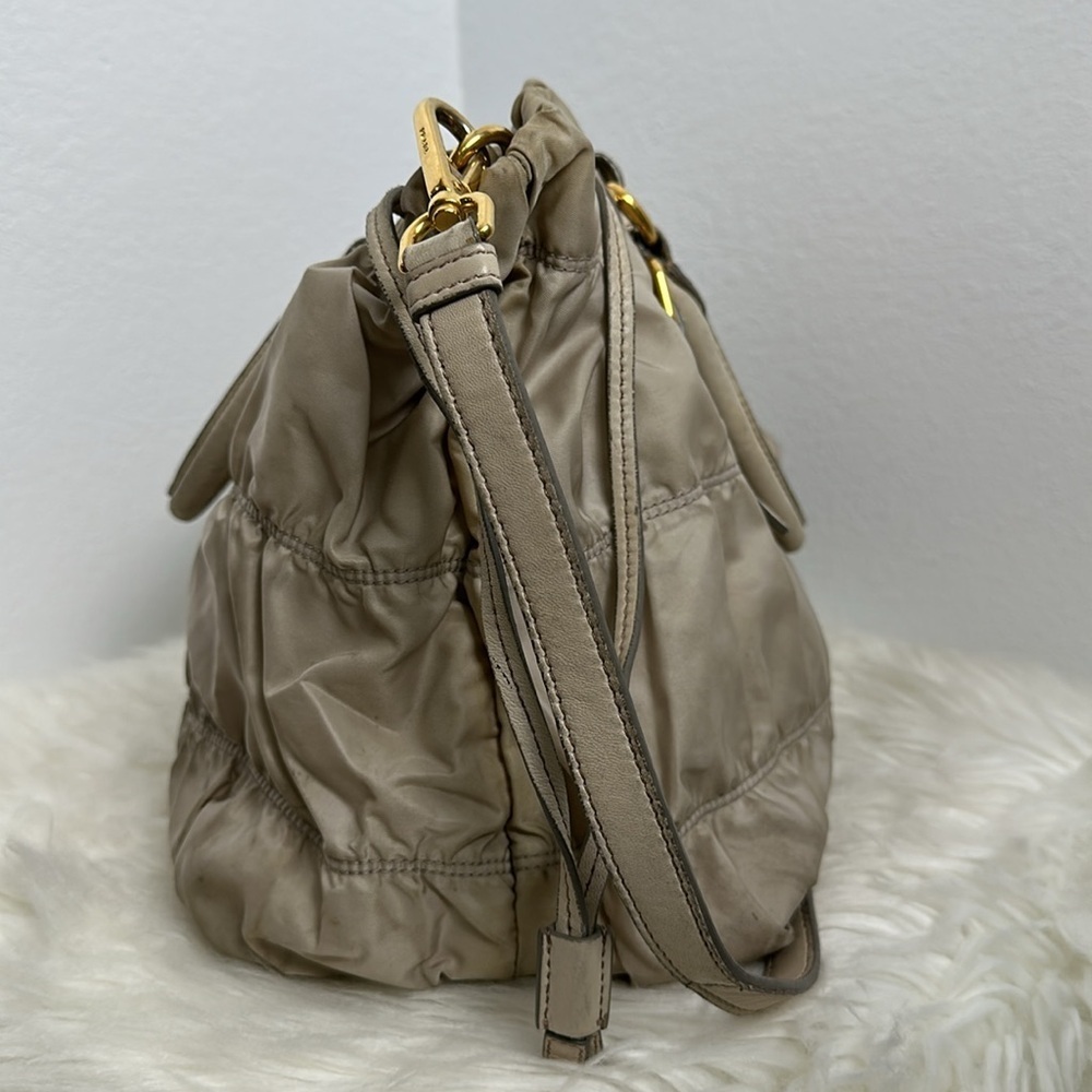 💯 Authentic Prada Beige Tote Nylon Women's Bag🍀 - Picture 12 of 17